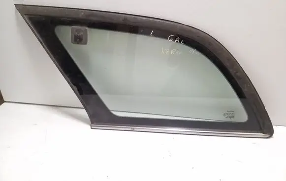 Toyota Avensis T250 Rear side window