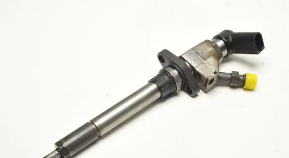 Volvo V50 Fuel injector 9657144580