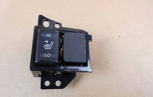 Nissan X-Trail T32 Seat heating switch 969U64CE2A