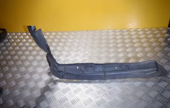 Audi A5 8T 8F Fender end trim 8T0821112
