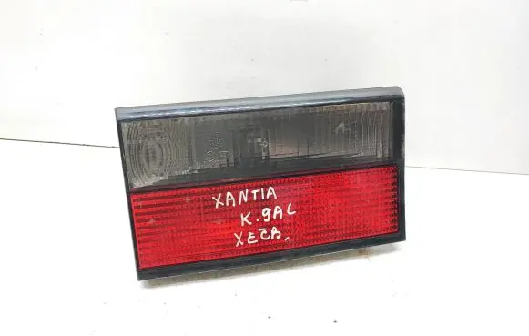 Citroen Xantia Tailgate rear/tail lights 1004924