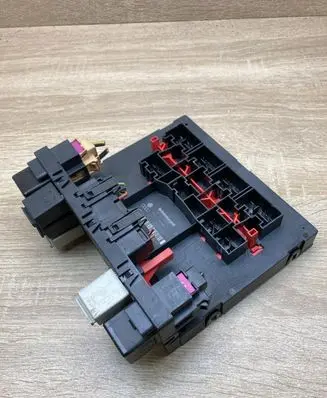 Volkswagen PASSAT B6 Comfort/convenience module 3C0937049E