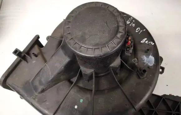 Volkswagen Polo Heater fan/blower 6q1820015
