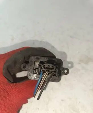Opel Corsa C Heater blower motor/fan resistor 589621