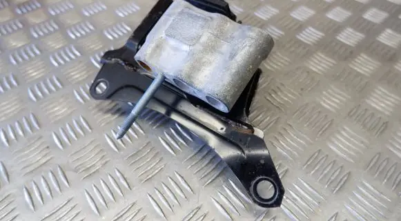 Toyota Prius (XW50) Engine mount bracket 1237237300 1237237301 1237237312