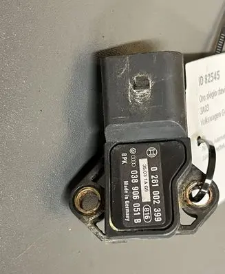 Volkswagen Golf VI Air pressure sensor 038906051B 0281002399