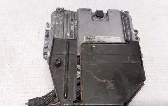 Ford Focus Engine control unit/module 4M5112A650KF