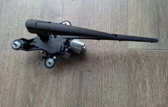 Opel Grandland X Rear window wiper motor 9819899980
