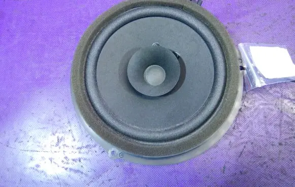 Ford Focus Front door speaker AA6T-18808-CA