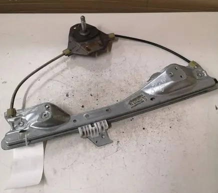 Rear door manual window regulator