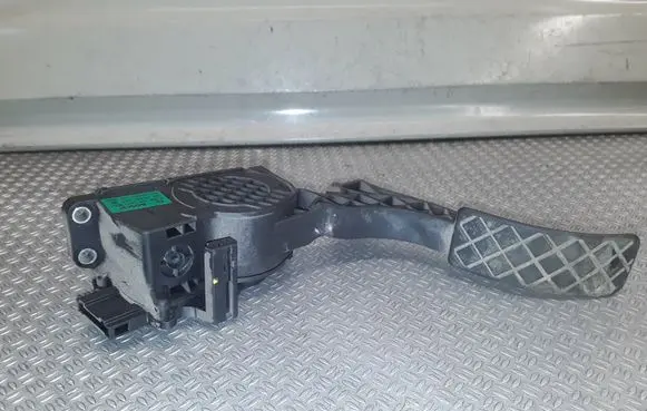 Skoda Fabia Mk2 (5J) Accelerator throttle pedal 0280755063 6Q1721503F