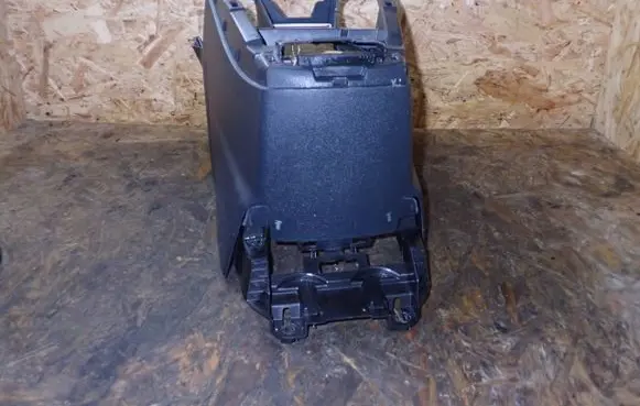 Renault Scenic III - Grand scenic III Other center console (tunnel) element 689300008R