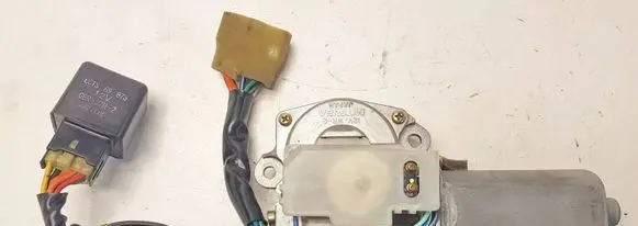 Mazda 626 Folding roof motor G8R27M2