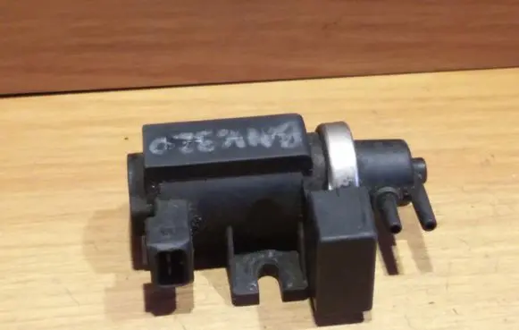 BMW 5 E39 Turbo solenoid valve 72279600