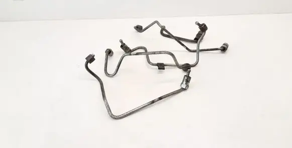 Fuel injector supply line/pipe