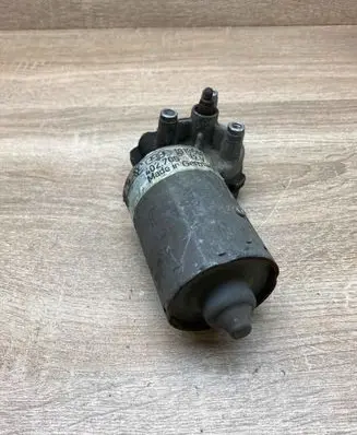Volkswagen Golf II Wiper motor 191955113