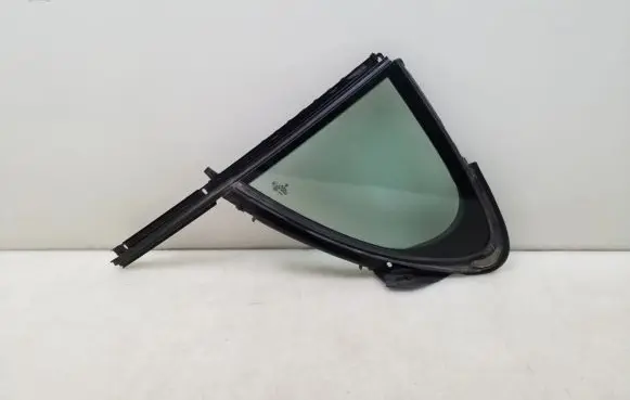 Rear vent window glass