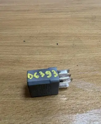 Volkswagen PASSAT B6 Other relay A0045452905 D6393