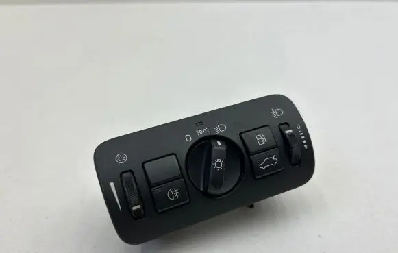 Volvo V70 Light switch 30739413
