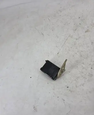 BMW 5 E34 Rear seatbelt buckle 8126522
