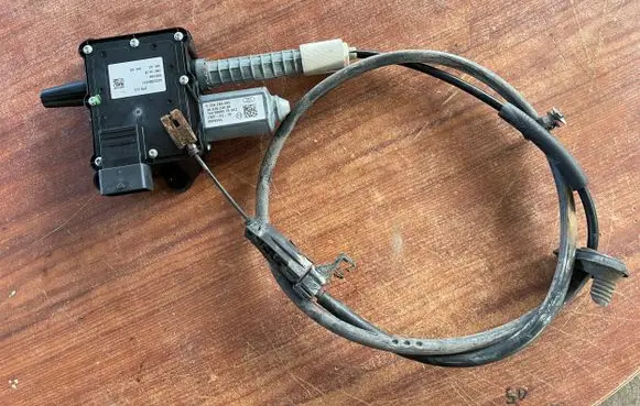 Citroen C4 I Picasso Hand brake/parking brake motor 9683024880