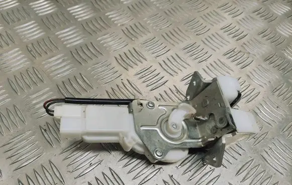 Suzuki Swift II Tailgate/trunk/boot lock/catch/latch