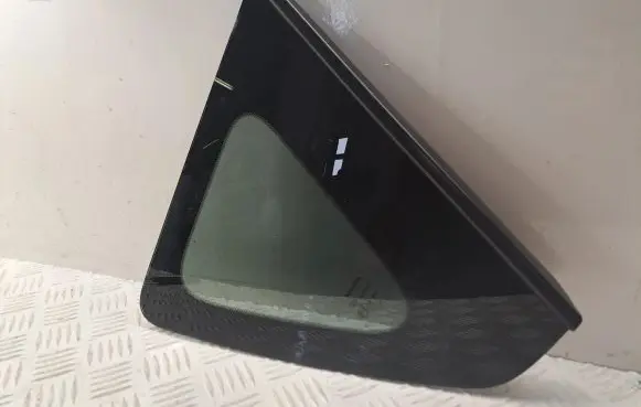 Toyota Verso Rear side window 627100F040 75641OF010