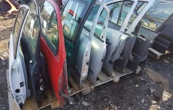 Renault Scenic II - Grand scenic II Front door pilkos