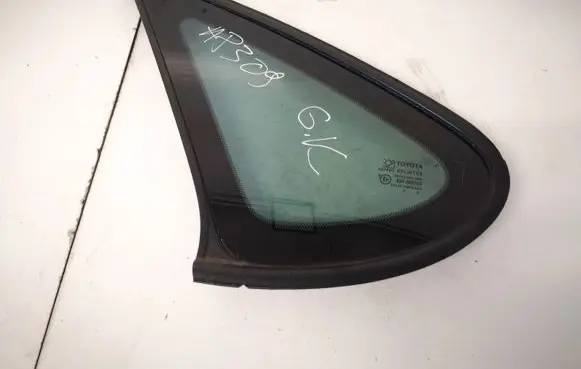 Toyota Avensis T220 Rear side window