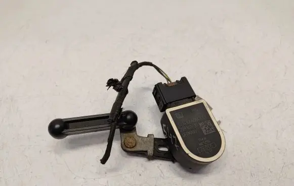 Headlight/headlamp level sensor
