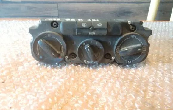 Volkswagen PASSAT B6 Climate control unit