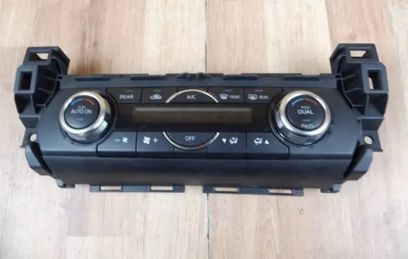 Mazda CX-9 Air conditioning (A/C) switch TM5261190