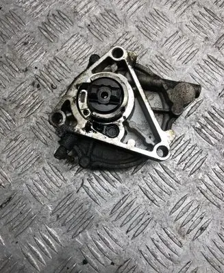 Opel Astra H Vacuum pump
