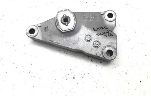Engine mounting bracket