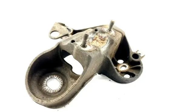 Audi A4 S4 B7 8E 8H Engine mounting bracket 8E0199352N