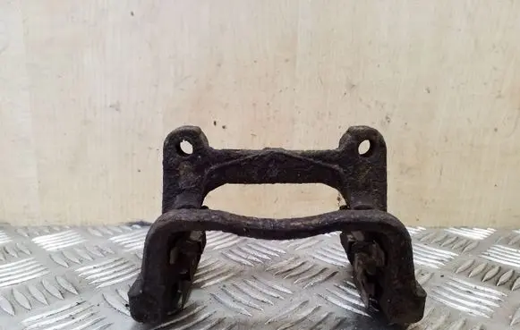 Ford Kuga I Brake caliper pad carrier rear 