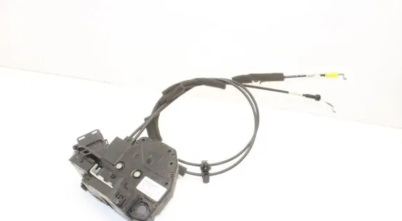 Opel Vivaro Sliding door lock 825039444R