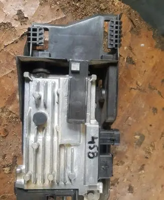 Engine start stop button switch