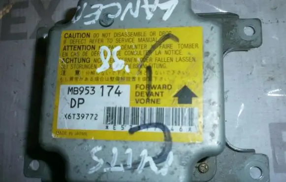 Mitsubishi Lancer Airbag control unit/module MB953174