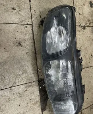 Volvo V70 Headlight/headlamp