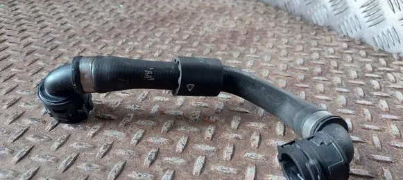 BMW 5 G30 G31 Engine coolant pipe/hose 8602626