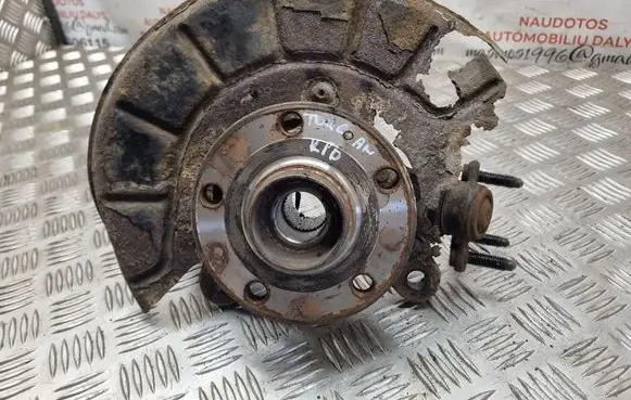 Volkswagen Touran I Front wheel hub spindle knuckle