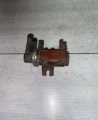 Ford Focus C-MAX Turbo solenoid valve 9652570180