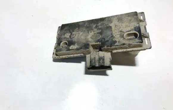 Seat Toledo I (1L) Tail light bulb cover holder 98159800 981598-00