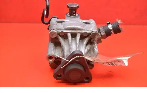 Audi A4 S4 B5 8D Power steering pump 8D0145155R