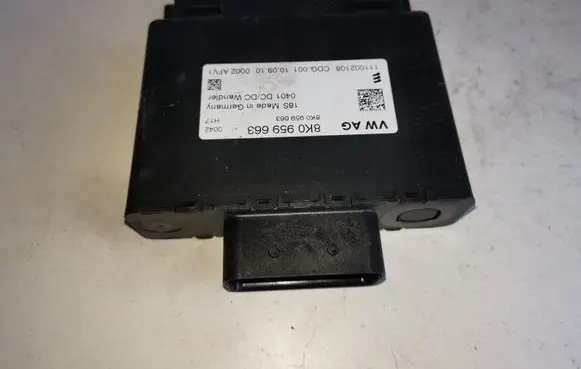Audi A5 8T 8F Voltage converter/converter module 8K0959663