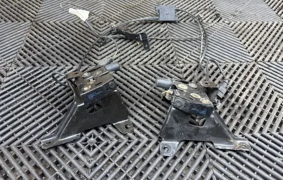 Audi A8 S8 D4 4H Engine bonnet/hood lock/catch 4H0823509C 220912