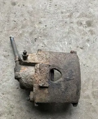 Volkswagen Golf II Front brake caliper