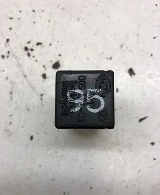 Volkswagen Touran I Other relay 701955200 31S5630P