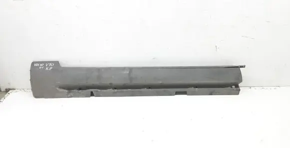 Volvo V70 Side skirt front trim 